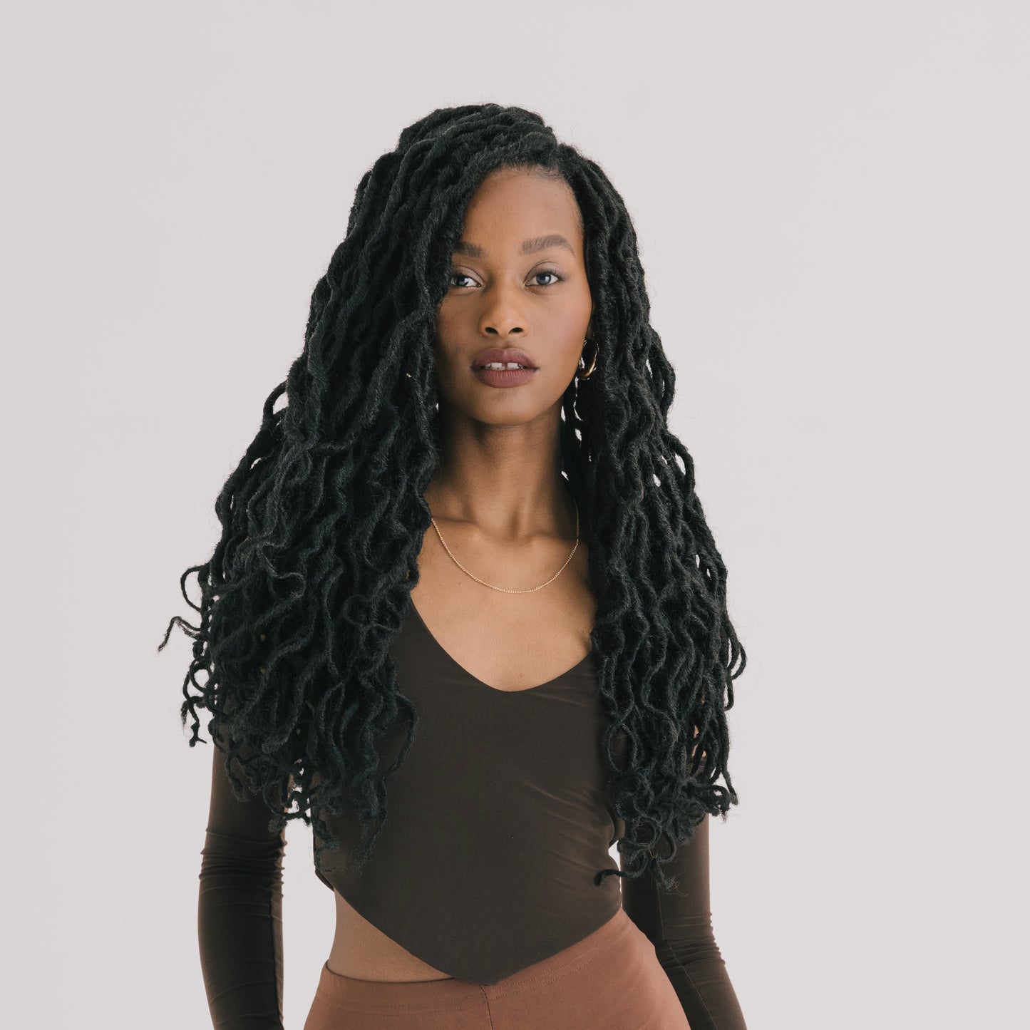 https://cdn.shopify.com/s/files/1/1932/3481/files/Boho_Distressed_Goddess_Naturel.mp4?v=1617701745