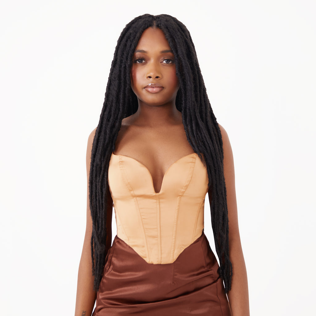 https://cdn.shopify.com/s/files/1/1932/3481/files/Catwalks_supreme_1_1.mp4?v=1649064292